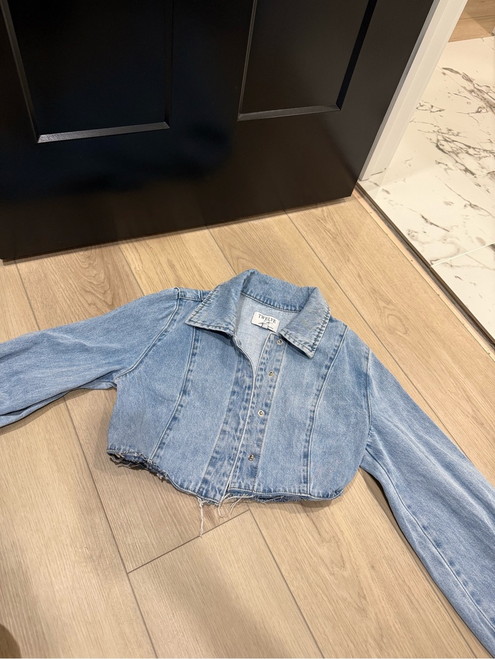 Vici Light Blue Cropped Denim Shirt Jacket